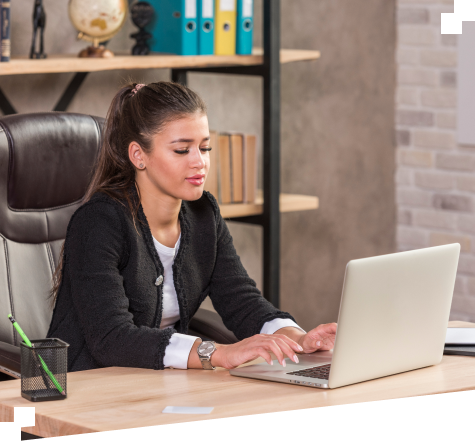 girl creating compensation management pdf